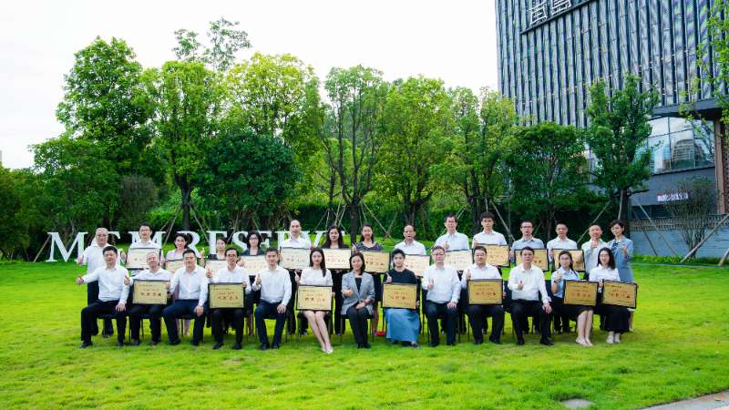 bevictor伟德电气获评普洱市 “双强” 企业称号！